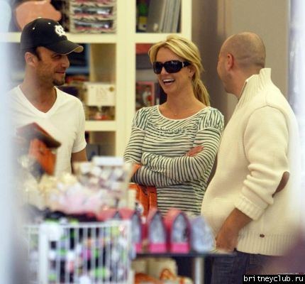Шоппинг в магазине Kitsonnormal_2356346.jpg(Бритни Спирс, Britney Spears)