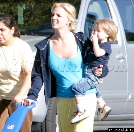 Бритни на прогулке с сыновьямиbspearskidsexclusive12_001.jpg(Бритни Спирс, Britney Spears)