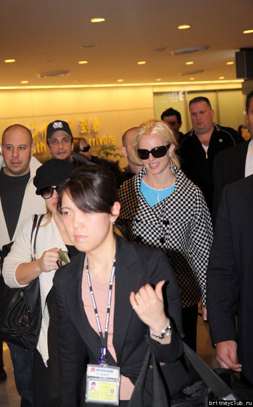 Бритни прилетела в Япониюbritney-spears-tokyo-12128-3.jpg(Бритни Спирс, Britney Spears)