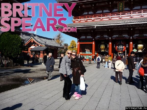 Бритни в Японииgallery_enlarged-britney-spears-assistant-2.jpg(Бритни Спирс, Britney Spears)