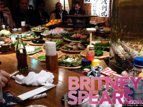 Бритни в Японииgallery_enlarged-team-britney-japan-food.jpg(Бритни Спирс, Britney Spears)
