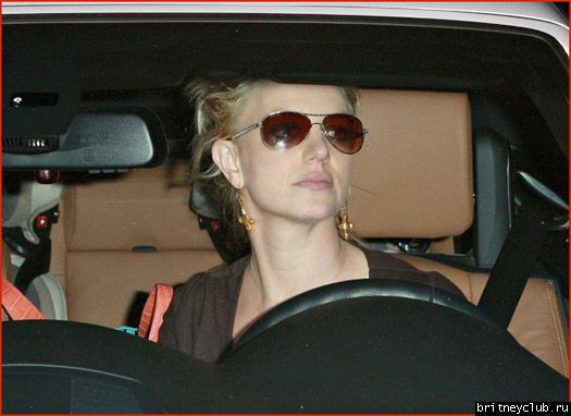 Бритни покидает танцевальную студию после встречи с кастинг-директорами6460.jpg(Бритни Спирс, Britney Spears)
