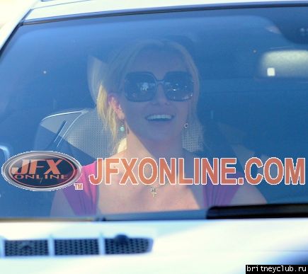 Бритни и Линн едут в свой новый дом в Calabasas011309bs5-1505.jpg(Бритни Спирс, Britney Spears)