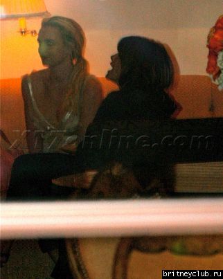 Бритни и Линн в отеле Montagebspearsmontage011809_01-full.jpg(Бритни Спирс, Britney Spears)