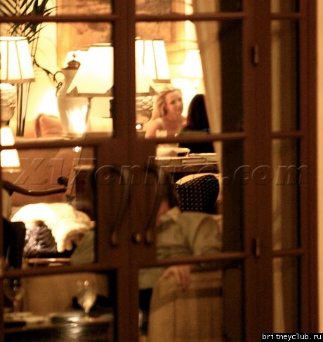 Бритни и Линн в отеле Montagebspearsmontage011809_02.jpg(Бритни Спирс, Britney Spears)