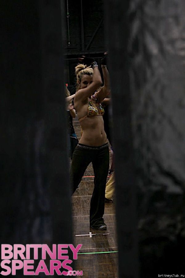 Новые фото с танцевальной репетиции Бритниgallery_enlarged-img_7249.jpg(Бритни Спирс, Britney Spears)