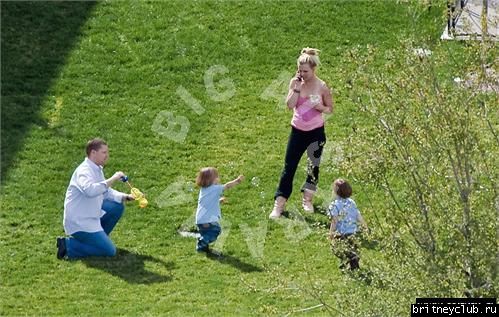 Бритни проводит время с детьми01.jpg(Бритни Спирс, Britney Spears)