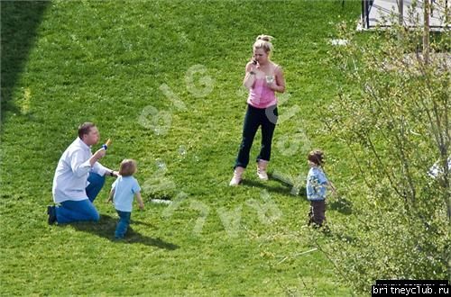 Бритни проводит время с детьми03.jpg(Бритни Спирс, Britney Spears)