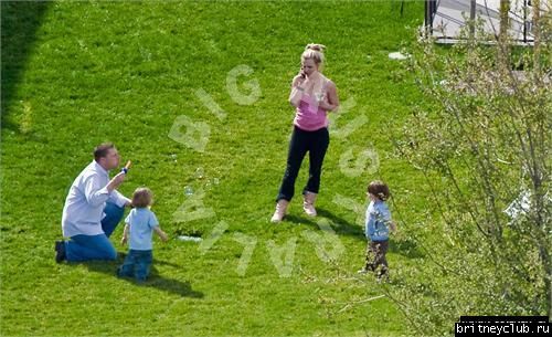 Бритни проводит время с детьми04.jpg(Бритни Спирс, Britney Spears)