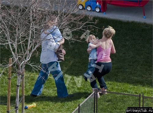 Бритни проводит время с детьми24.jpg(Бритни Спирс, Britney Spears)