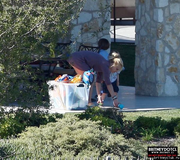 Бритни гуляет с сыновьями (HQ)14.jpg(Бритни Спирс, Britney Spears)