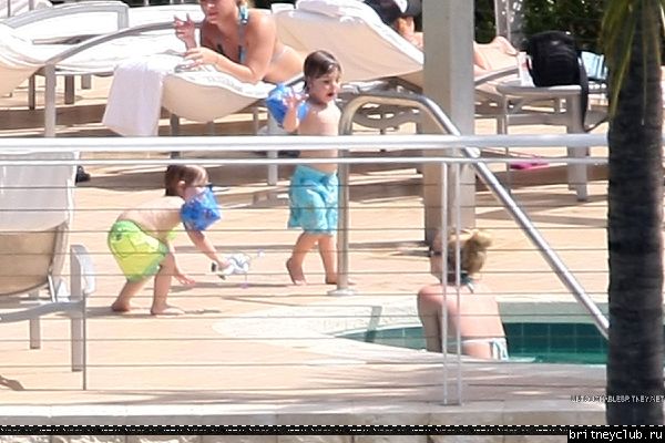 Бритни проводит время с детьми на свежем воздухе17.jpg(Бритни Спирс, Britney Spears)