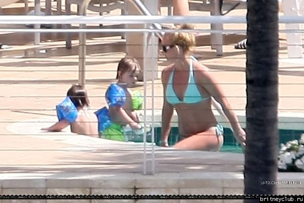 Бритни проводит время с детьми на свежем воздухе18.jpg(Бритни Спирс, Britney Spears)