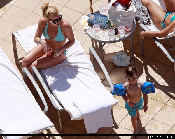 Бритни проводит время с детьми на свежем воздухе31.jpg(Бритни Спирс, Britney Spears)