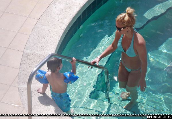 Бритни проводит время с детьми на свежем воздухе41.jpg(Бритни Спирс, Britney Spears)