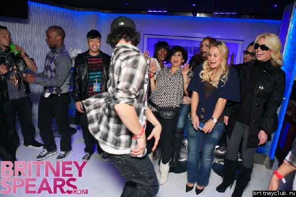 Бритни с танцорами в клубе Tribe3.jpg(Бритни Спирс, Britney Spears)