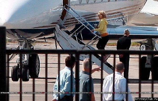 Бритни в аэропорту Van Nuys в Лос-Анджелесе02.jpg(Бритни Спирс, Britney Spears)