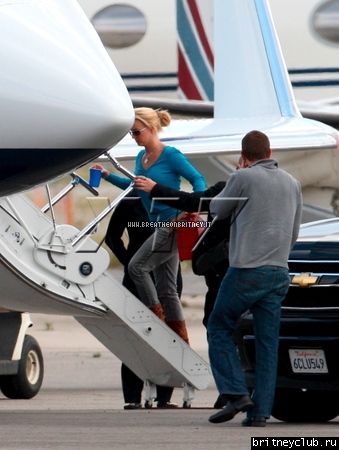 Бритни улетает в Сакраменто07.jpg(Бритни Спирс, Britney Spears)