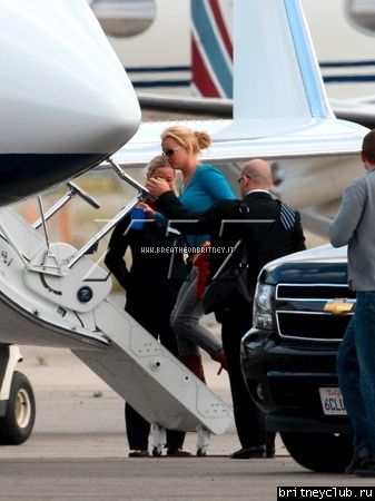 Бритни улетает в Сакраменто09.jpg(Бритни Спирс, Britney Spears)