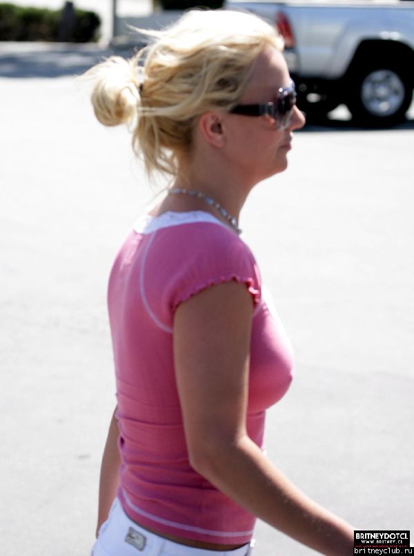 Бритни на шоппинге в Калабасасе38.jpg(Бритни Спирс, Britney Spears)