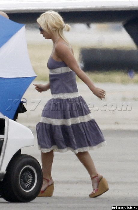 Бритни улетает из аэропорта Van Nuys06.jpg(Бритни Спирс, Britney Spears)