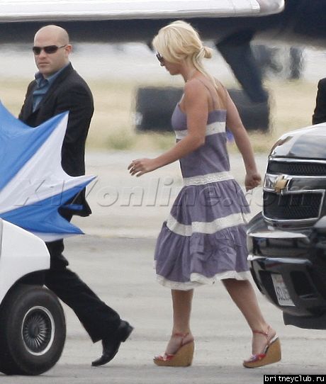 Бритни улетает из аэропорта Van Nuys12.jpg(Бритни Спирс, Britney Spears)