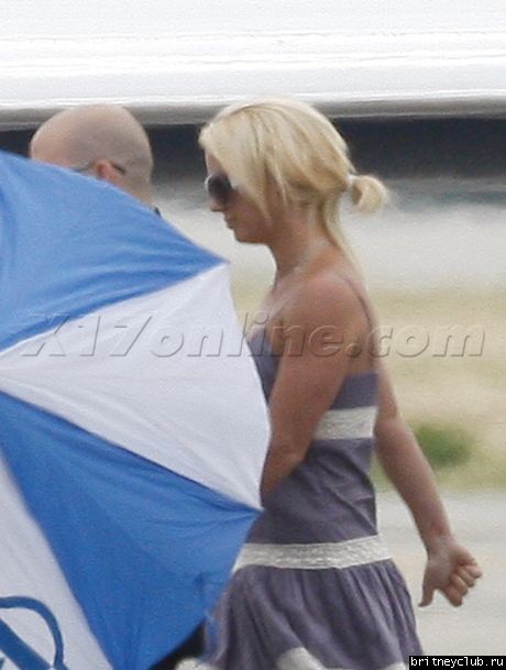 Бритни улетает из аэропорта Van Nuys13.jpg(Бритни Спирс, Britney Spears)
