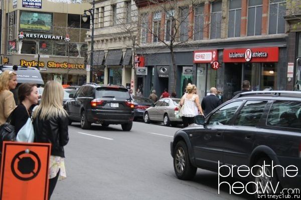 Бритни на шоппинге в Монтреале6.jpg(Бритни Спирс, Britney Spears)