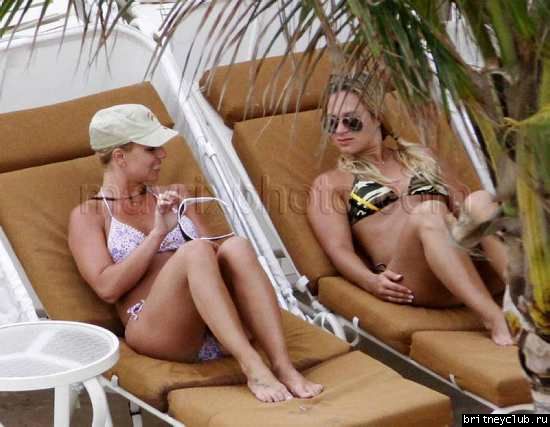 Бритни с детьми отдыхает на пляже098.jpg(Бритни Спирс, Britney Spears)