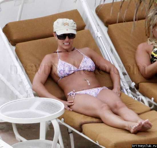 Бритни с детьми отдыхает на пляже099.jpg(Бритни Спирс, Britney Spears)