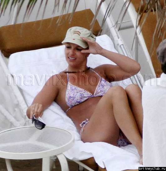 Бритни с детьми отдыхает на пляже104.jpg(Бритни Спирс, Britney Spears)