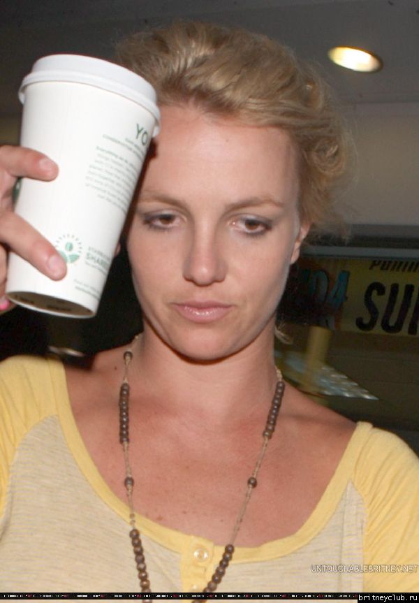 Бритни в Starbucks39.jpg(Бритни Спирс, Britney Spears)