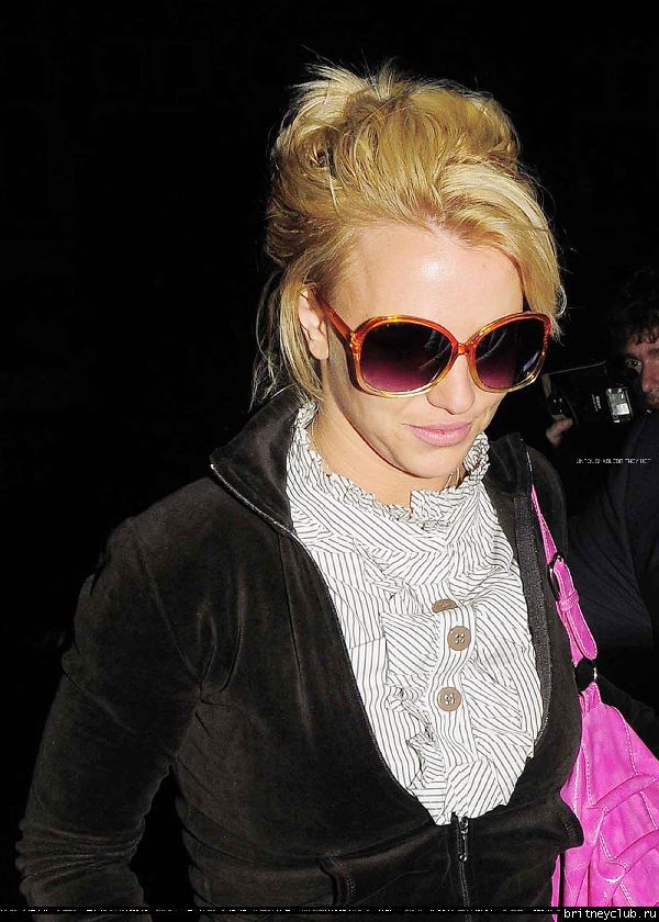 Бритни возвращается в отель после концерта020.jpg(Бритни Спирс, Britney Spears)