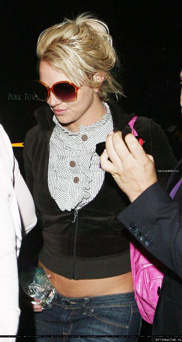 Бритни возвращается в отель после концерта034.jpg(Бритни Спирс, Britney Spears)
