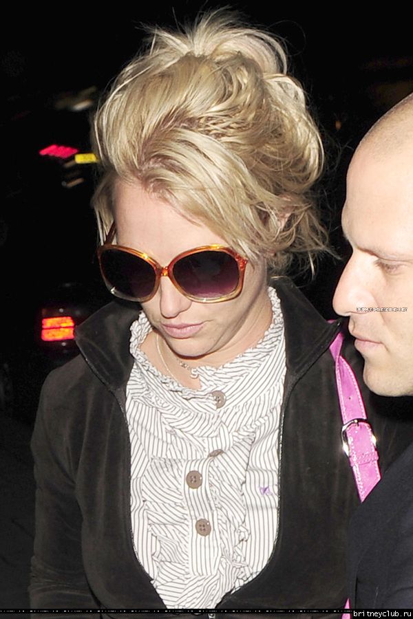 Бритни возвращается в отель после концерта038.jpg(Бритни Спирс, Britney Spears)