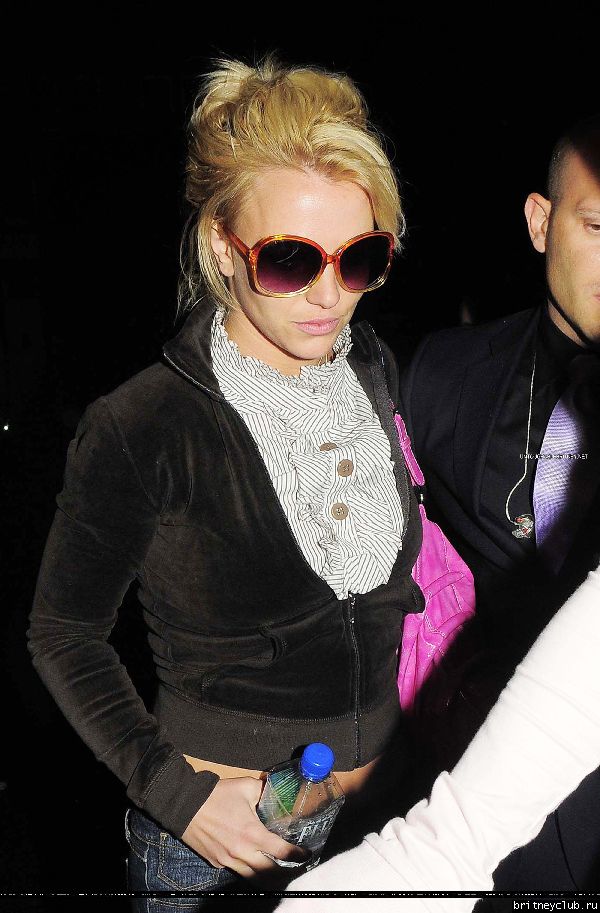 Бритни возвращается в отель после концерта053.jpg(Бритни Спирс, Britney Spears)