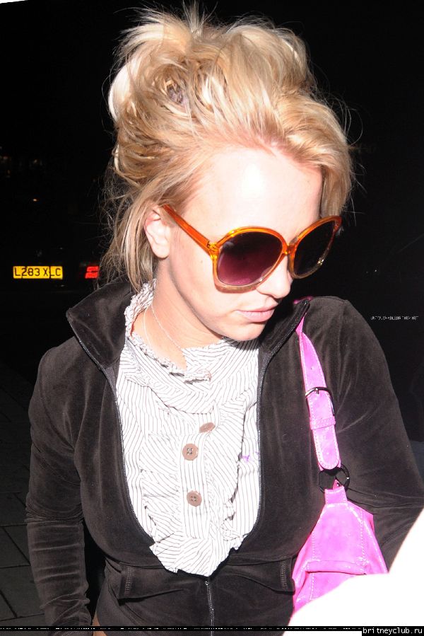 Бритни возвращается в отель после концерта055.jpg(Бритни Спирс, Britney Spears)