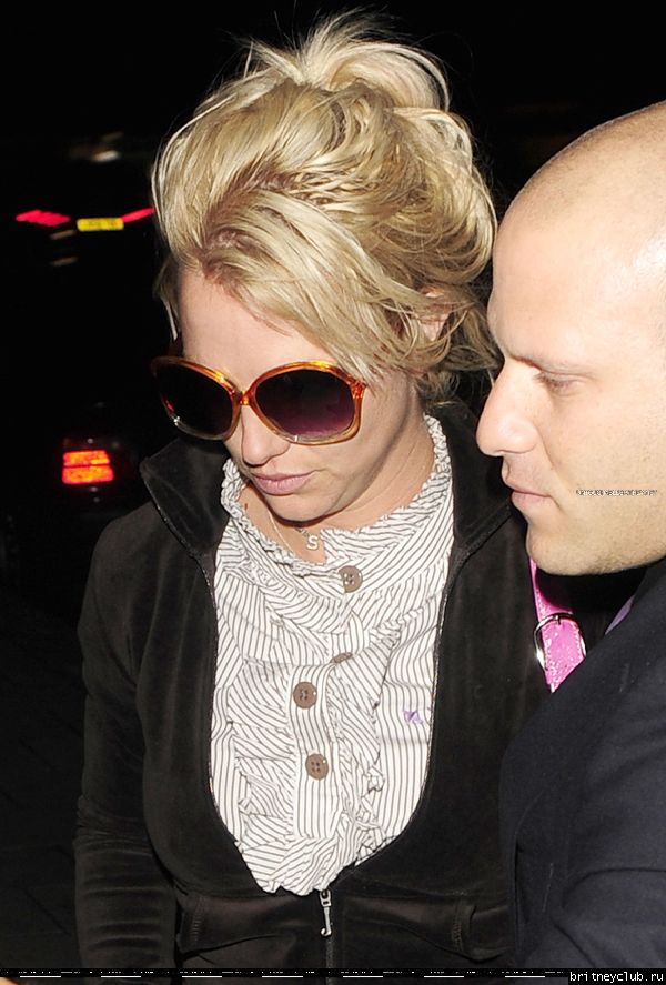Бритни возвращается в отель после концерта061.jpg(Бритни Спирс, Britney Spears)