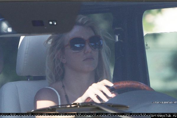 Бритни катается в Калабасасе5.jpg(Бритни Спирс, Britney Spears)