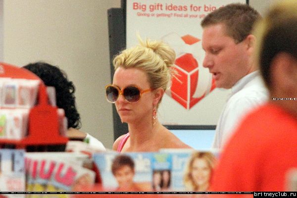 Бритни на шоппинге в бутике Sky14.jpg(Бритни Спирс, Britney Spears)