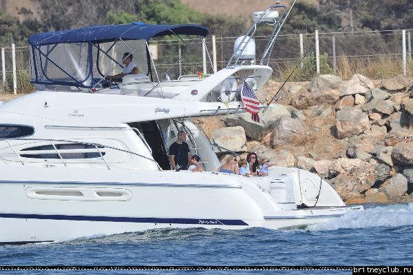 Бритни с детьми отдыхают на яхте04.jpg(Бритни Спирс, Britney Spears)