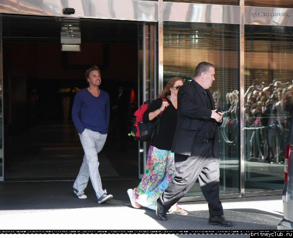 Бритни уезжает из отеля Hyatt в Берлине11.jpg(Бритни Спирс, Britney Spears)
