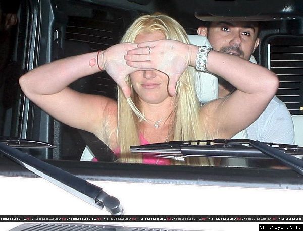 Бритни уезжает из салона Andy Le Compte10.jpg(Бритни Спирс, Britney Spears)