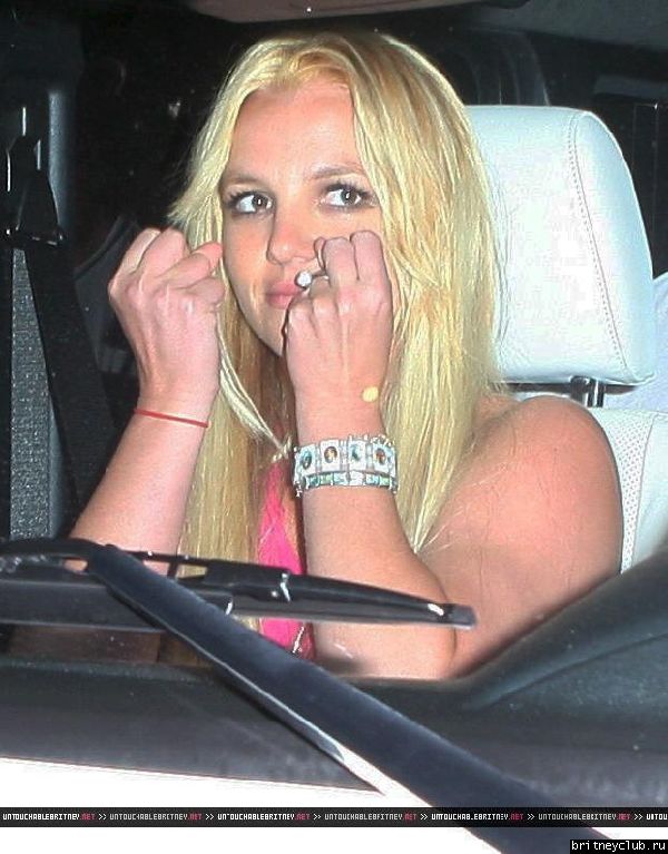 Бритни уезжает из салона Andy Le Compte12.jpg(Бритни Спирс, Britney Spears)