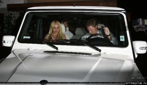 Бритни уезжает из салона Andy Le Compte24.jpg(Бритни Спирс, Britney Spears)