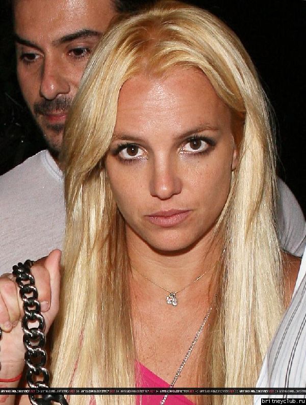 Бритни уезжает из салона Andy Le Compte25.jpg(Бритни Спирс, Britney Spears)