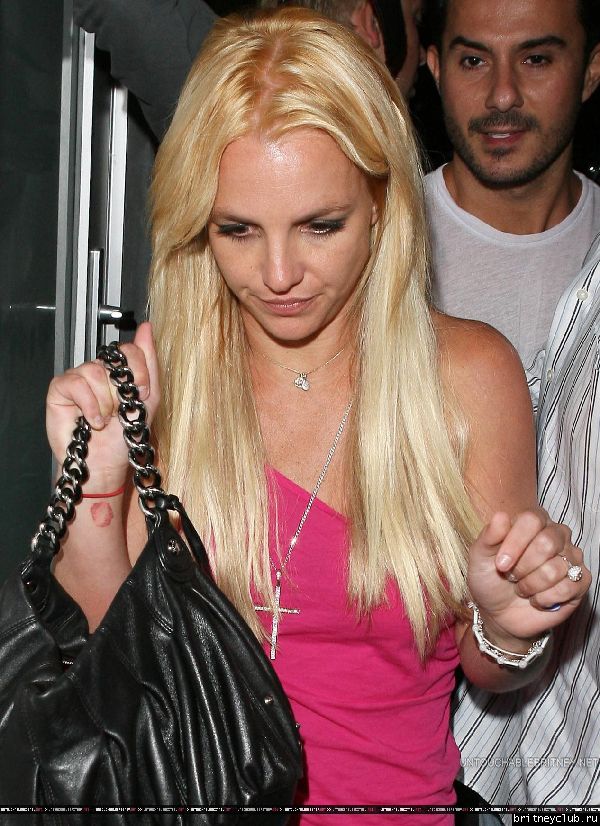 Бритни уезжает из салона Andy Le Compte27.jpg(Бритни Спирс, Britney Spears)
