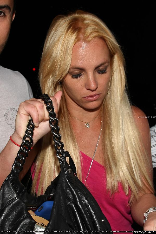 Бритни уезжает из салона Andy Le Compte46.jpg(Бритни Спирс, Britney Spears)