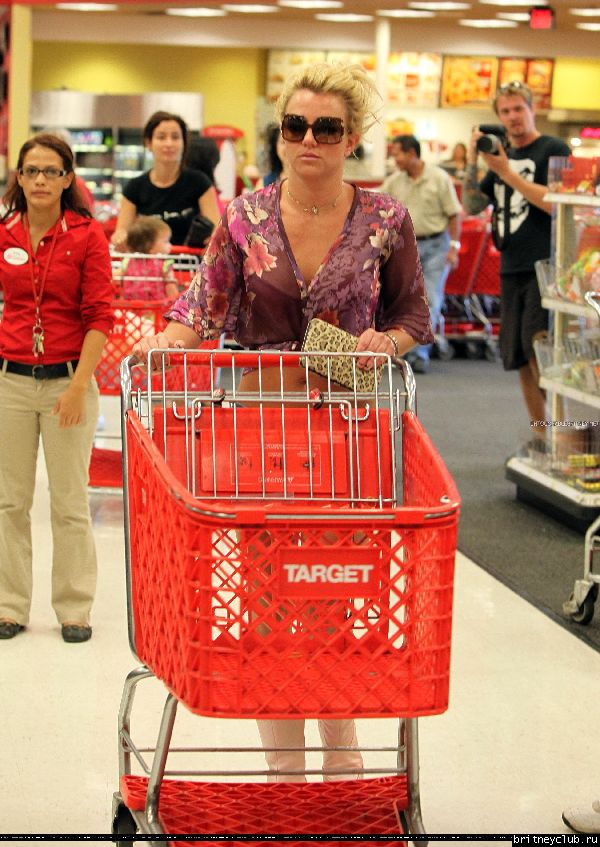 Бритни на шоппинге в Target001.jpg(Бритни Спирс, Britney Spears)