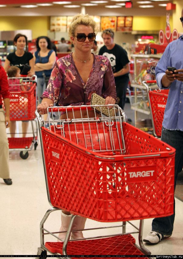 Бритни на шоппинге в Target002.jpg(Бритни Спирс, Britney Spears)